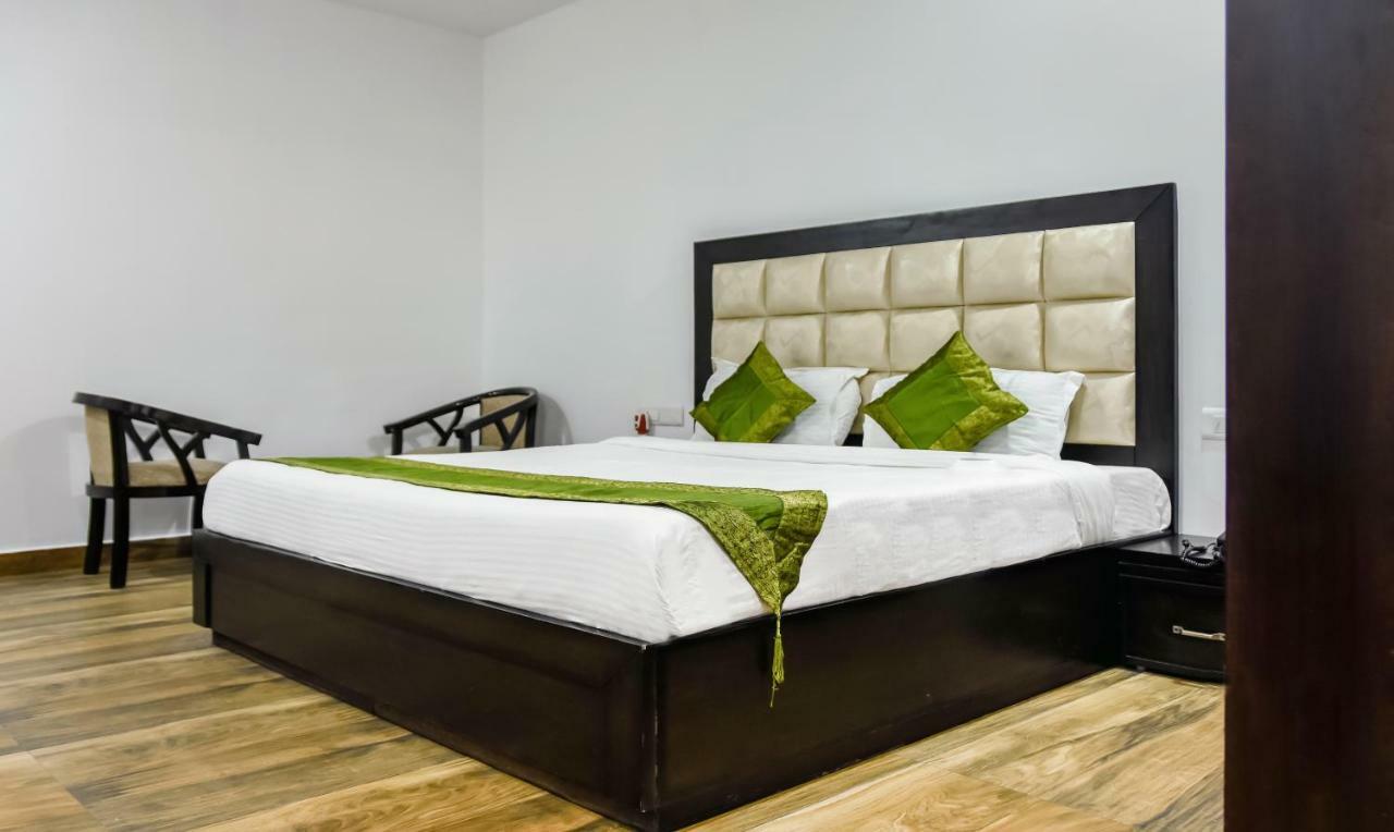 Treebo Red Petal Jalandhar Ξενοδοχείο Εξωτερικό φωτογραφία